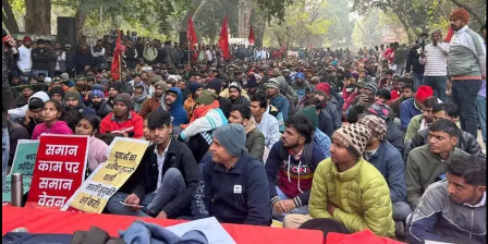 /maruti-majdooron-kaa-pradarshan